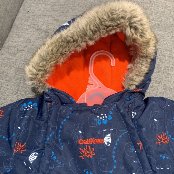 Oshkosh one piece snow suit 12 mo - Picture 2 of 11